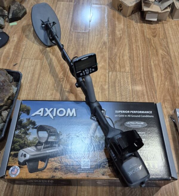 GARRETT AXIOM Pulse Induction Metal Detector
