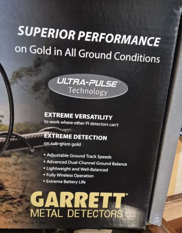 GARRETT AXIOM Pulse Induction Metal Detector